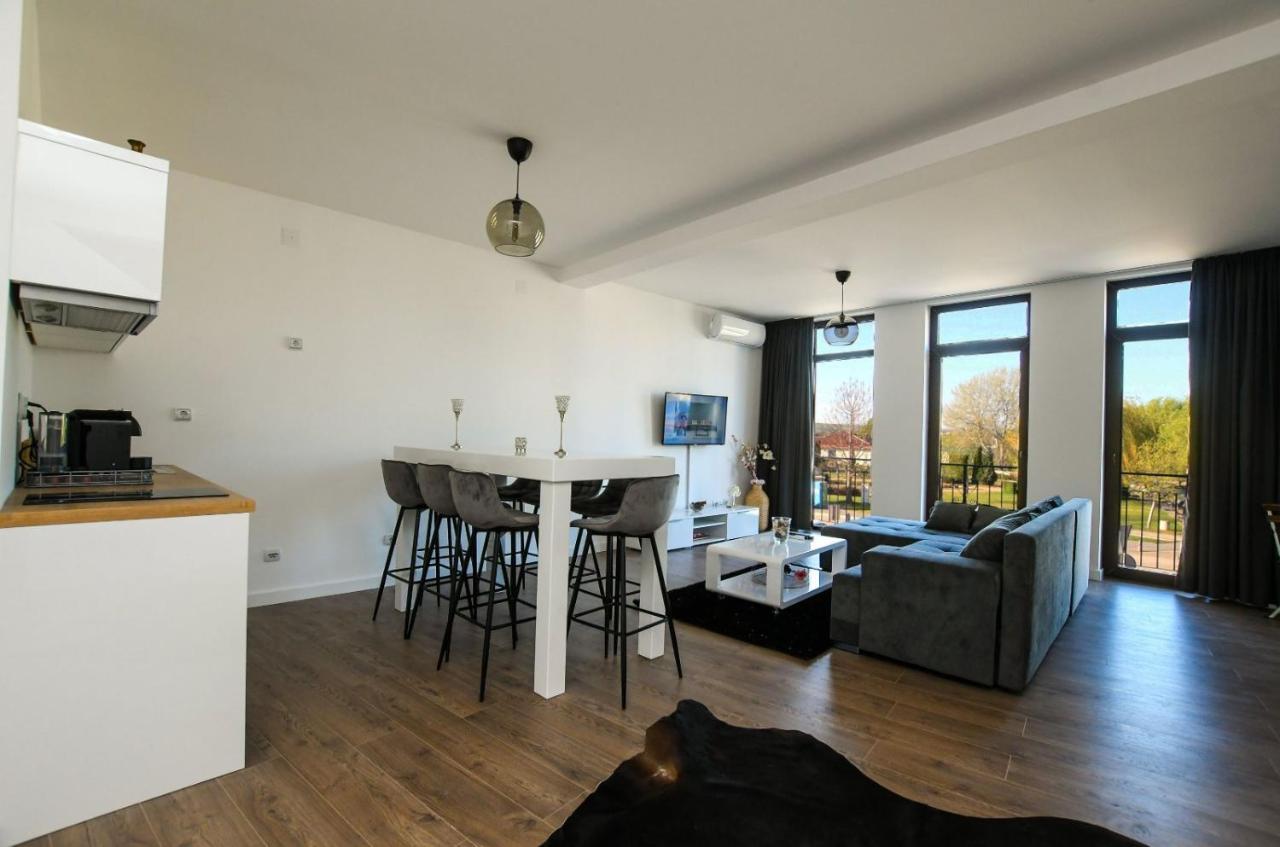 Central Apartments Kladovo Extérieur photo